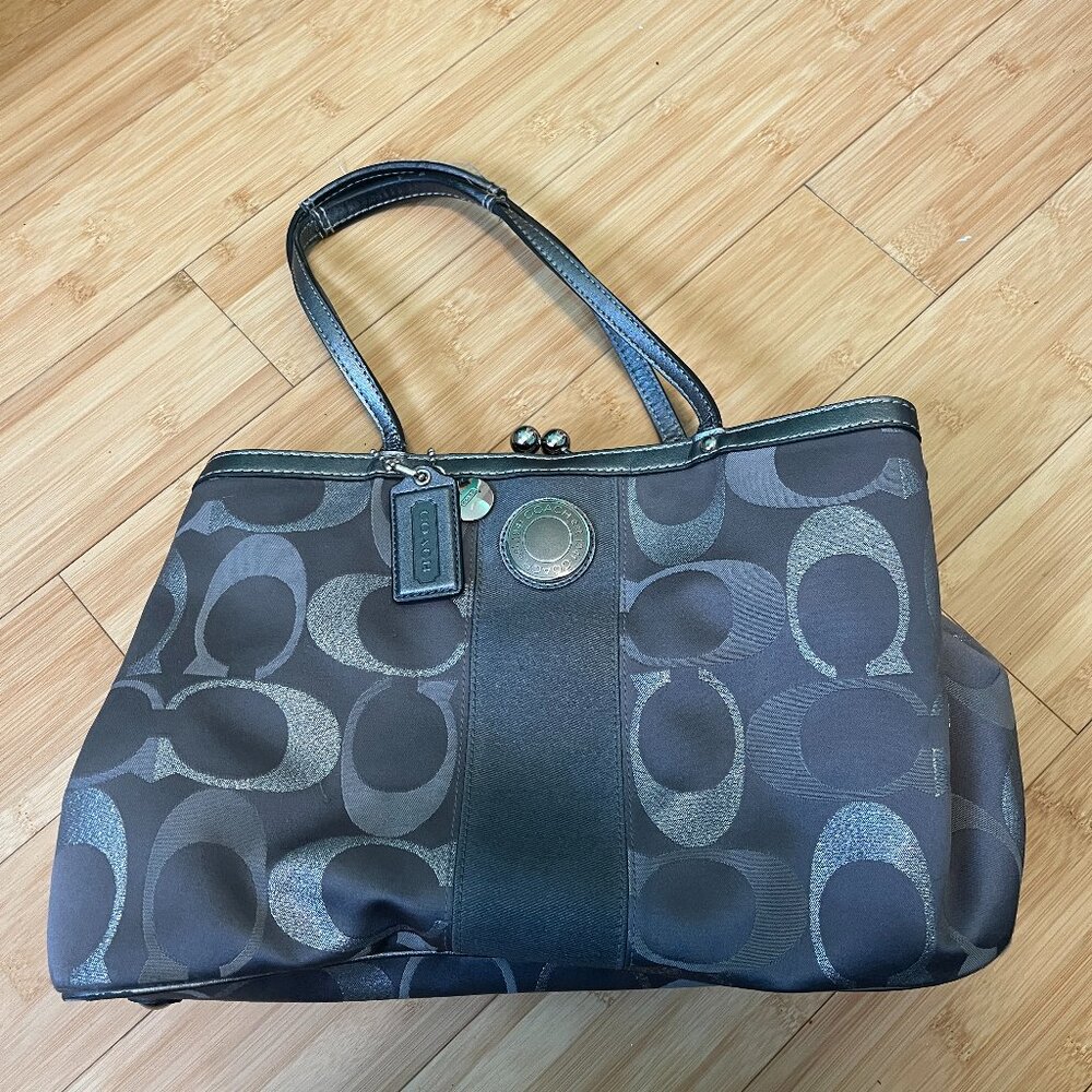 Coach kisslock shoulder bag